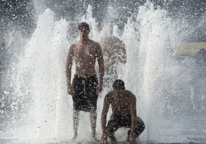 GERMANY-WEATHER-HEAT-FOUNTAIN