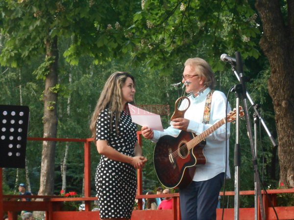 Mai-cu-folk-Vaslui-2015-Ducu-Bertzi-3
